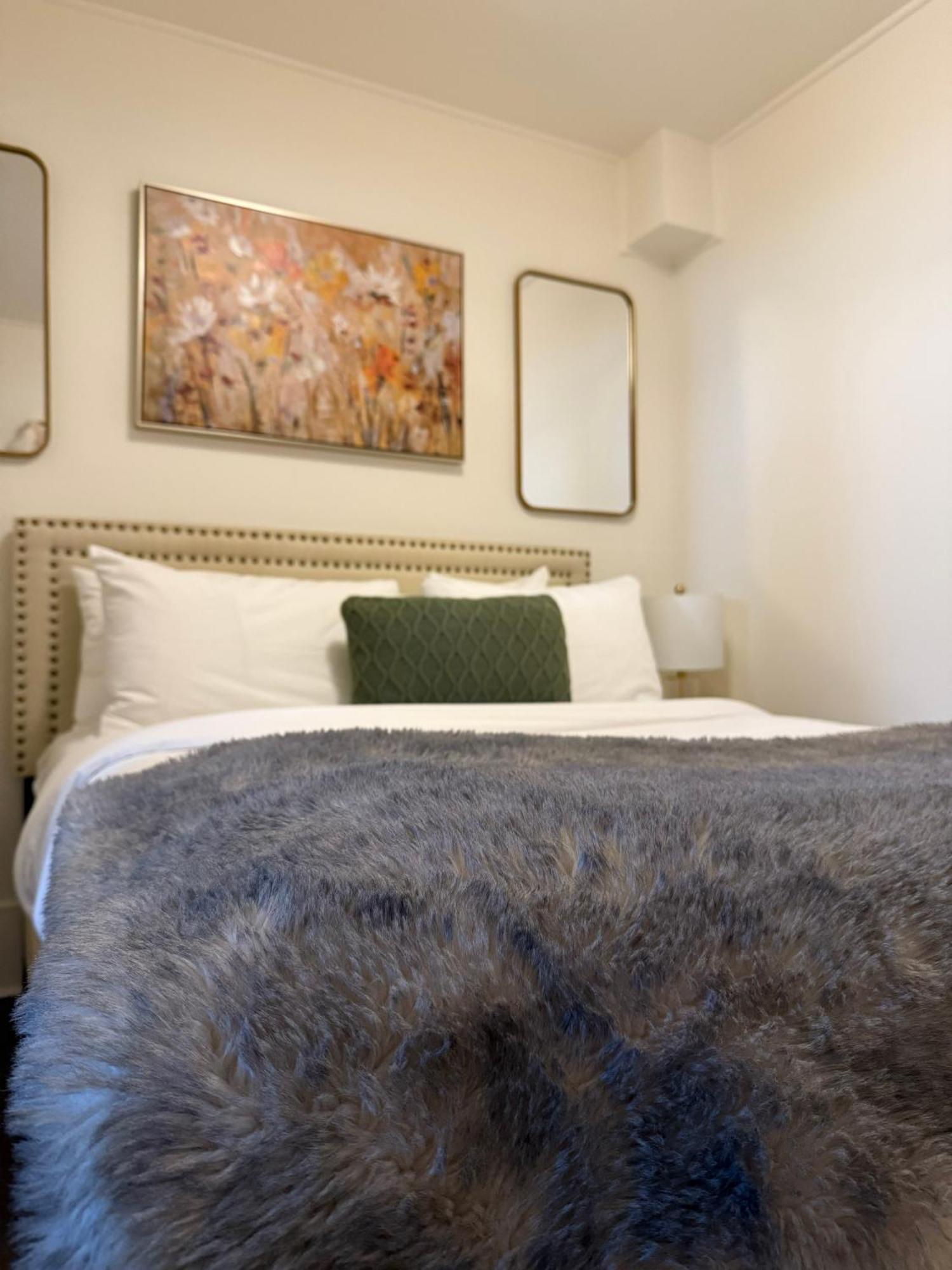 Appartement Authentic Spacious 1bdr In Downtown Montréal