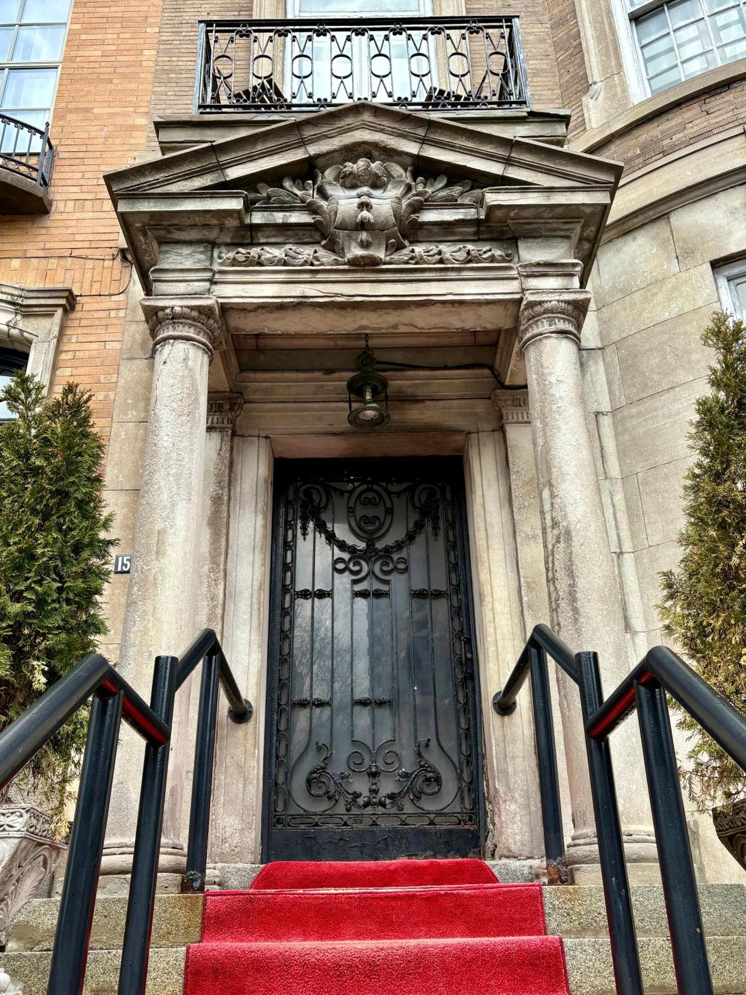 Authentic Spacious 1bdr In Downtown Appartement *